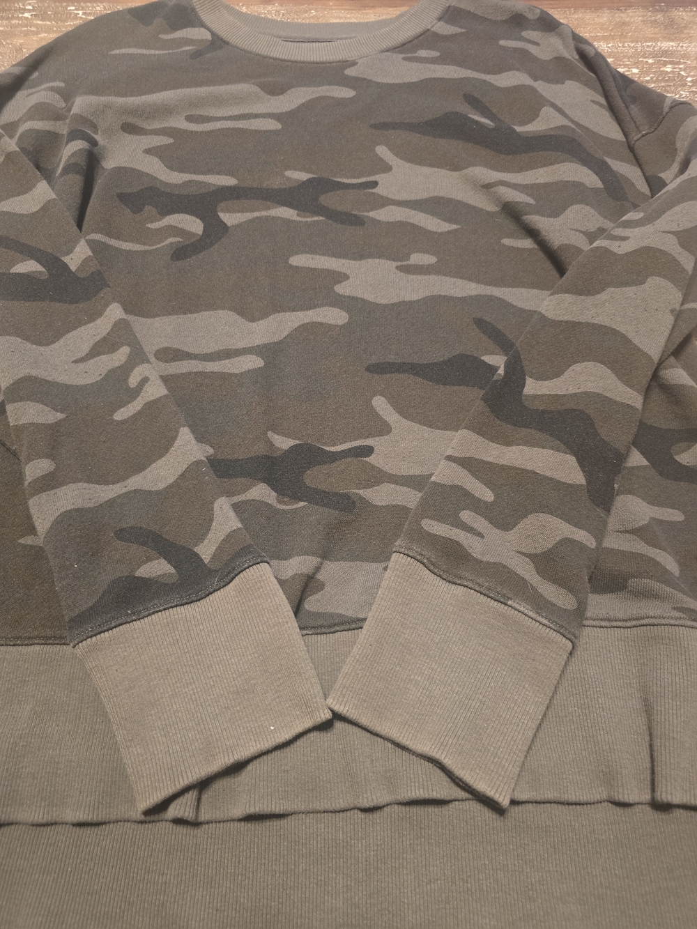 Time and Tru Camo Green Camp Crewneck Sweatshirt - L - Picture 2 of 4